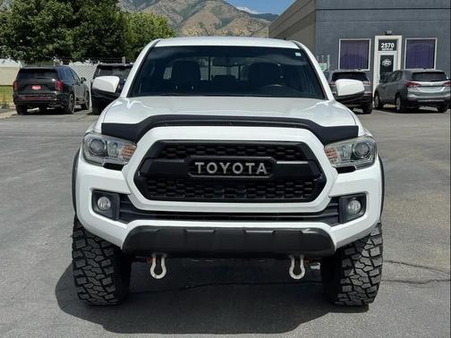 Super White 2017 Toyota Tacoma TRD Off Road