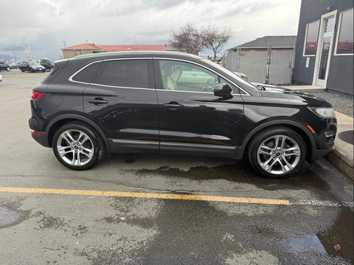 Tuxedo Black Metallic 2015 Lincoln MKC Base