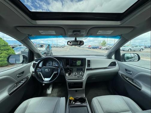 Predawn Gray Mica 2017 Toyota Sienna XLE