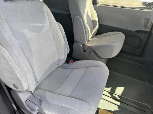 2020 Toyota Sienna LE