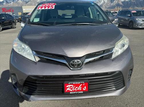 2020 Toyota Sienna LE