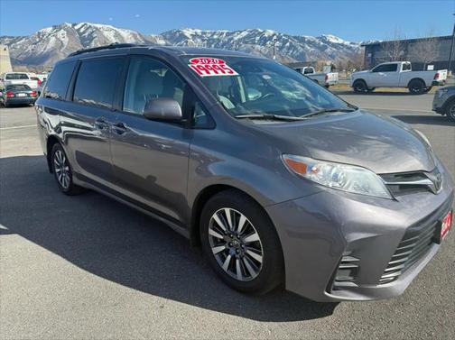 2020 Toyota Sienna LE