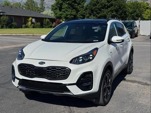 Snow White Pearl 2022 Kia Sportage SX Turbo