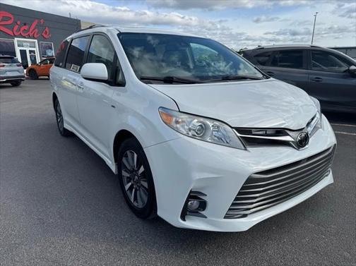 2018 Toyota Sienna XLE