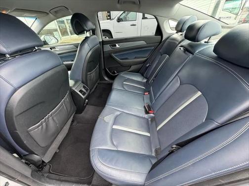 2017 Hyundai SONATA Hybrid Limited