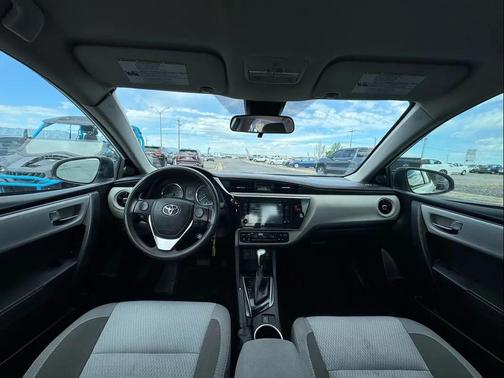 Super White 2018 Toyota Corolla LE