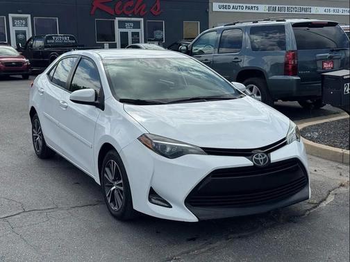 Super White 2018 Toyota Corolla LE