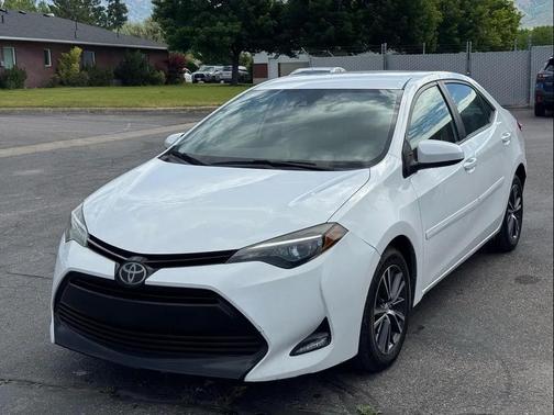 Super White 2018 Toyota Corolla LE