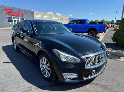 2018 INFINITI Q70 3.7X LUXE