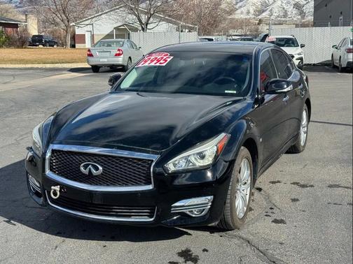 2018 INFINITI Q70 3.7X LUXE
