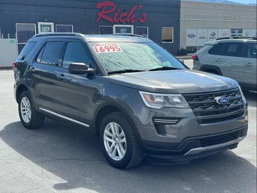 Magnetic Metallic 2019 Ford Explorer XLT