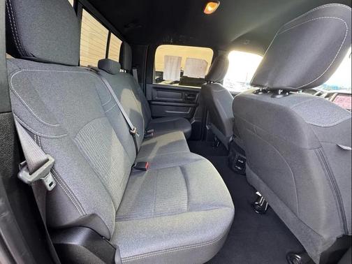 2022 RAM 3500 Tradesman Crew Cab 4x4 6'4' Box