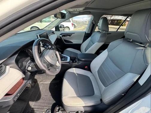 2020 Toyota RAV4 Limited