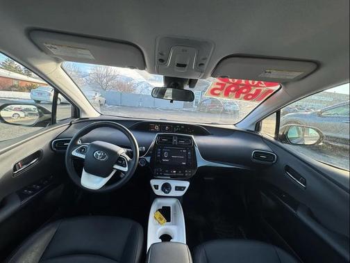 2016 Toyota Prius Three Touring