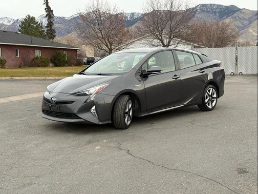 2016 Toyota Prius Three Touring