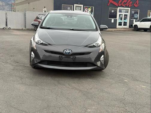 2016 Toyota Prius Three Touring