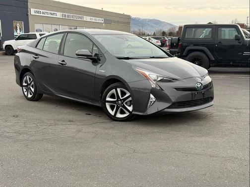 2016 Toyota Prius Three Touring