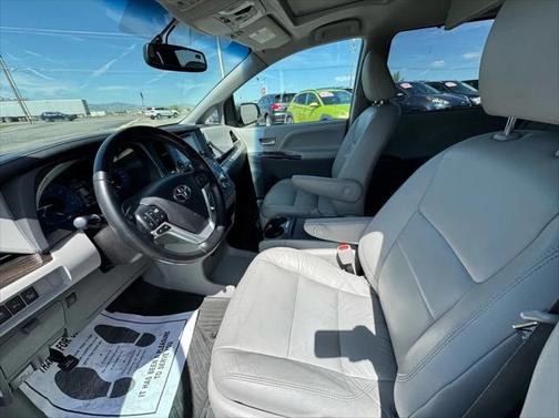 2015 Toyota Sienna XLE Premium