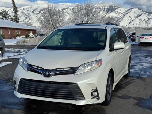 2019 Toyota Sienna XLE Premium