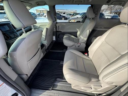 2019 Toyota Sienna XLE Premium