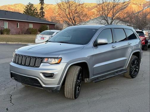 2017 Jeep Grand Cherokee Altitude