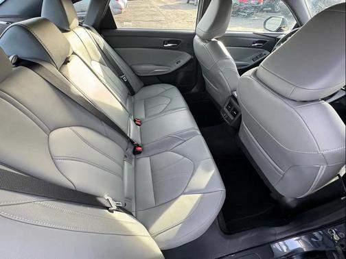 2022 Toyota Avalon XLE