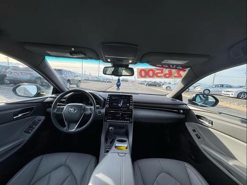 2022 Toyota Avalon XLE