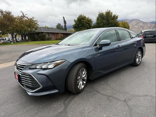 2022 Toyota Avalon XLE