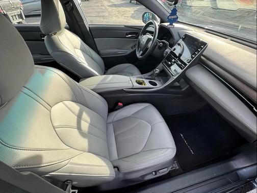 2022 Toyota Avalon XLE