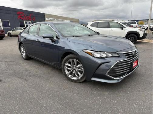 2022 Toyota Avalon XLE
