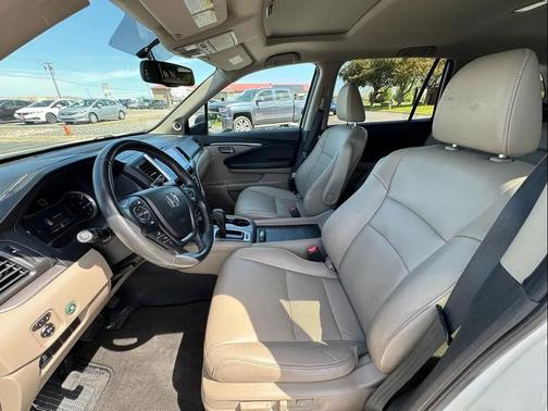 White Diamond Pearl 2016 Honda Pilot EX-L