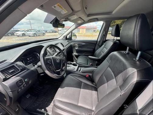 Crystal Black Pearl 2023 Honda Ridgeline RTL