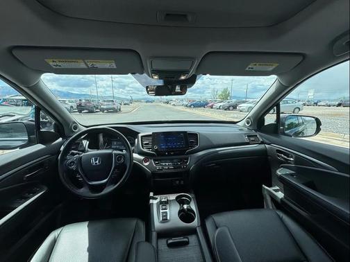 Crystal Black Pearl 2023 Honda Ridgeline RTL