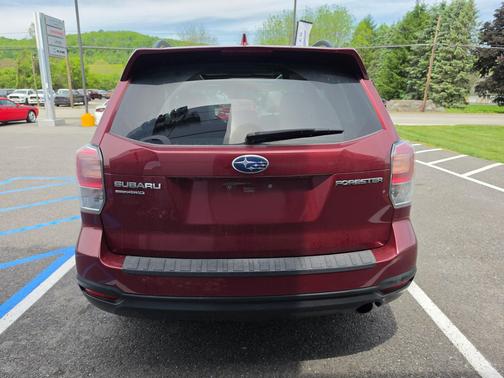 Venetian Red Pearl 2018 Subaru Forester 2.5i Premium