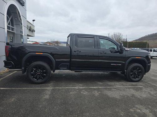 2025 GMC Sierra 2500 AT4