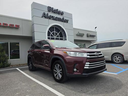 Ooh La La Rouge Mica 2018 Toyota Highlander XLE
