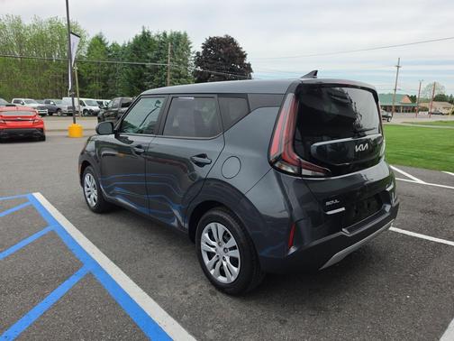 Gravity Gray 2023 Kia Soul LX