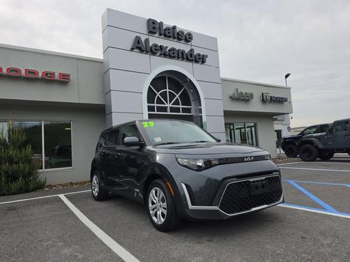 Gravity Gray 2023 Kia Soul LX