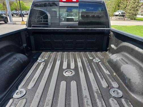 2017 RAM 2500 Big Horn Crew Cab 4x4 6'4' Box