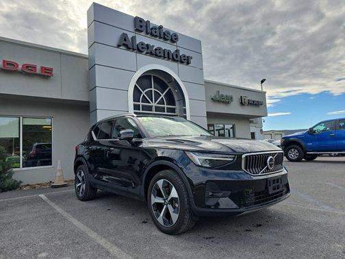 2024 Volvo XC40 B5 Plus Bright Theme