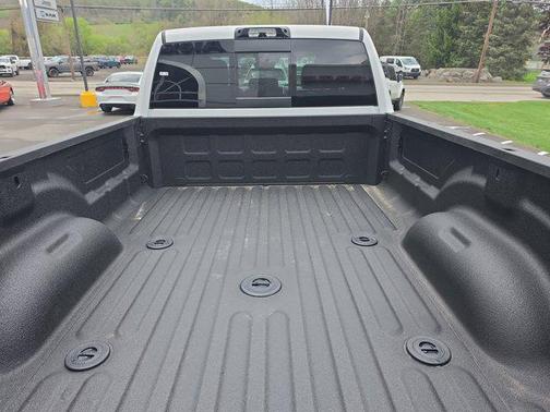 Bright White Clearcoat 2026 RAM 3500 Big Horn Crew Cab 4x4 8' Box