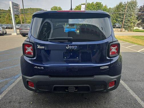 Jetset Blue 2017 Jeep Renegade Latitude