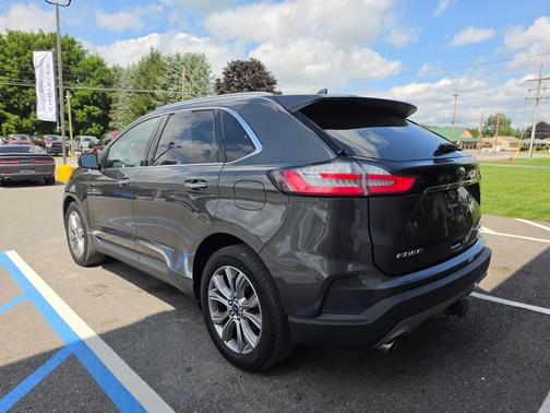 Magnetic 2019 Ford Edge Titanium