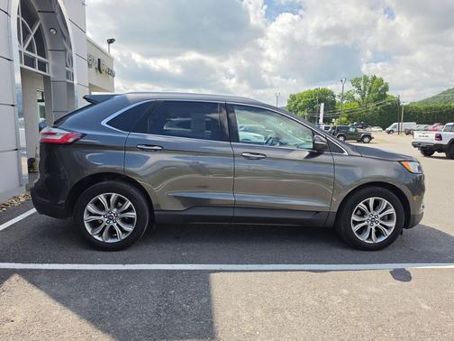 Magnetic 2019 Ford Edge Titanium