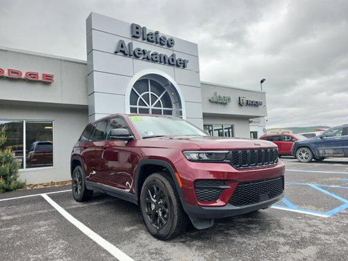 Velvet Red Pearlcoat 2025 Jeep Grand Cherokee Altitude