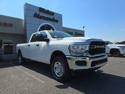 2023 RAM 2500 Tradesman Crew Cab 4x4 8' Box