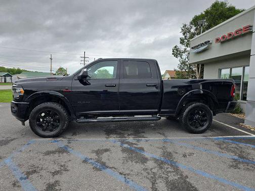 2022 RAM 2500 Laramie Crew Cab 4x4 6'4' Box