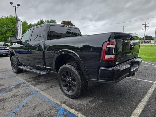2022 RAM 2500 Laramie Crew Cab 4x4 6'4' Box