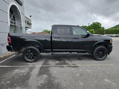 2022 RAM 2500 Laramie Crew Cab 4x4 6'4' Box