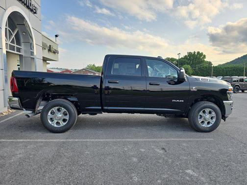 2025 RAM 2500 Big Horn Crew Cab 4x4 6'4' Box